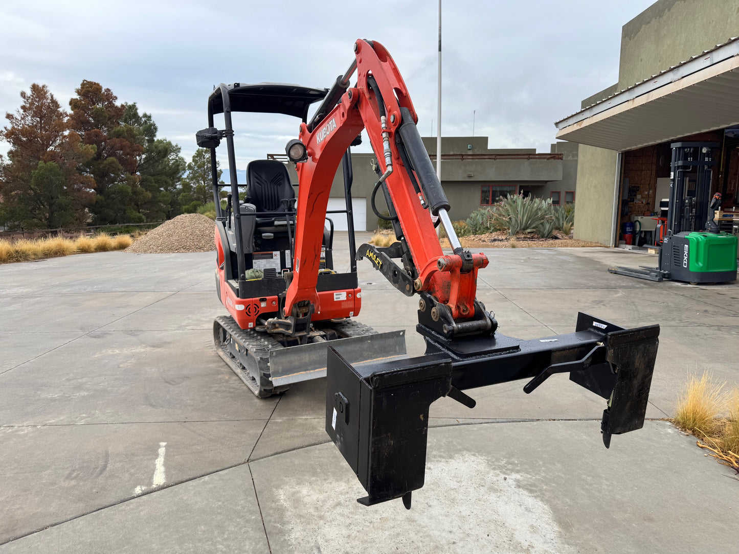 Excavator to Skid Steer Adapter - (0-6 Ton Machines)