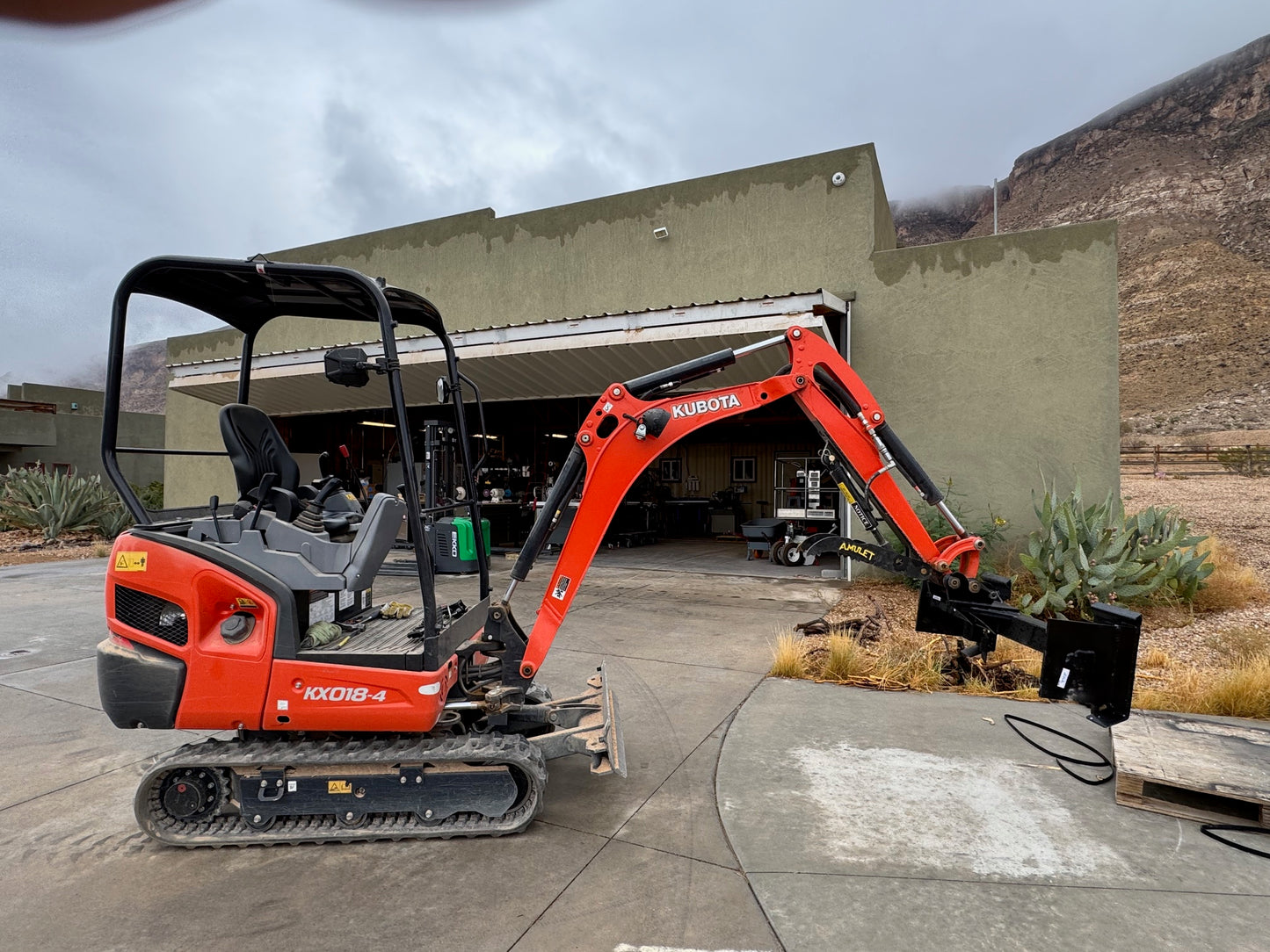 Excavator to Skid Steer Adapter - (0-6 Ton Machines)