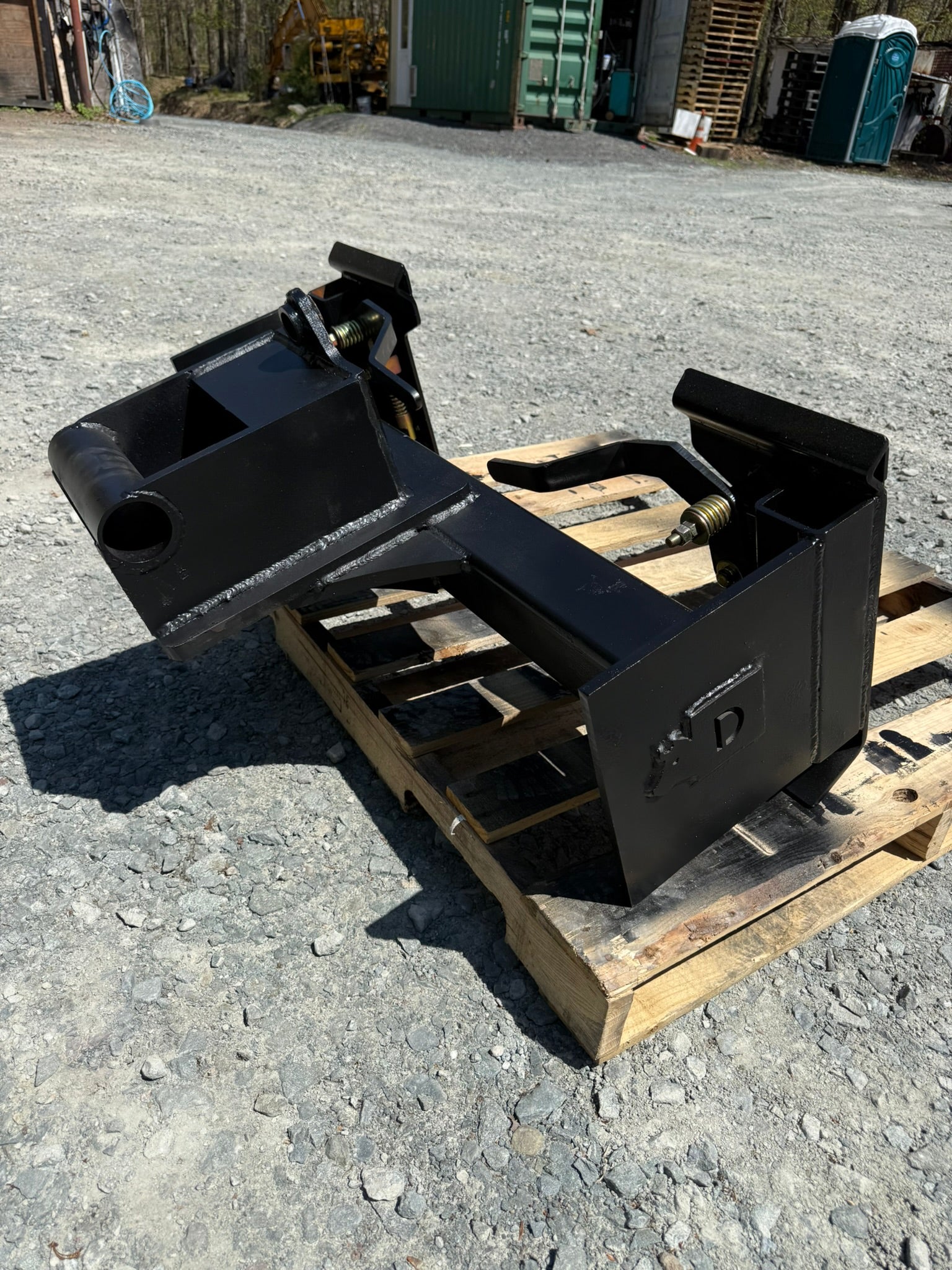 Excavator to Skid Steer Adapter For TAG | Wain Roy Quick Coupler - 1.25” T Pin QC27