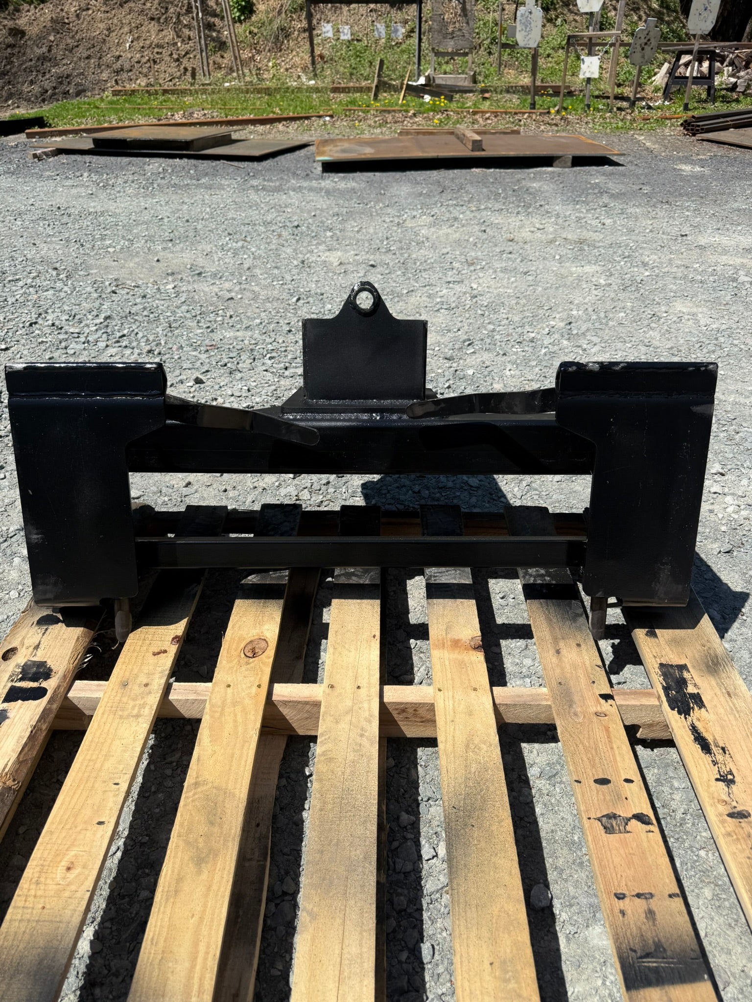 Excavator to Skid Steer Adapter For TAG | Wain Roy Quick Coupler - 1.25” T Pin QC27-8
