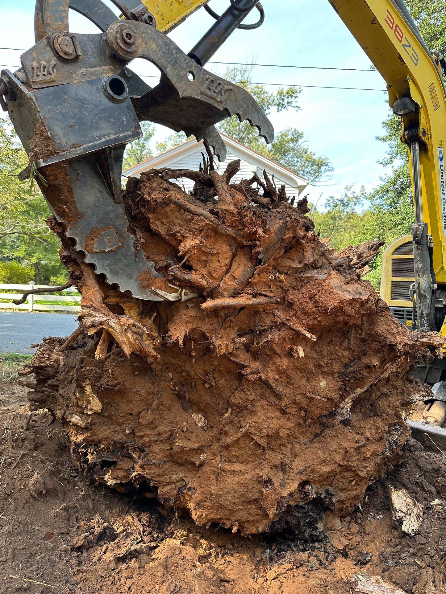 TAG | Wain Roy Quick Coupler - 1.25” T Pin QC27 Root Ripper / Frost Ripper with a large root